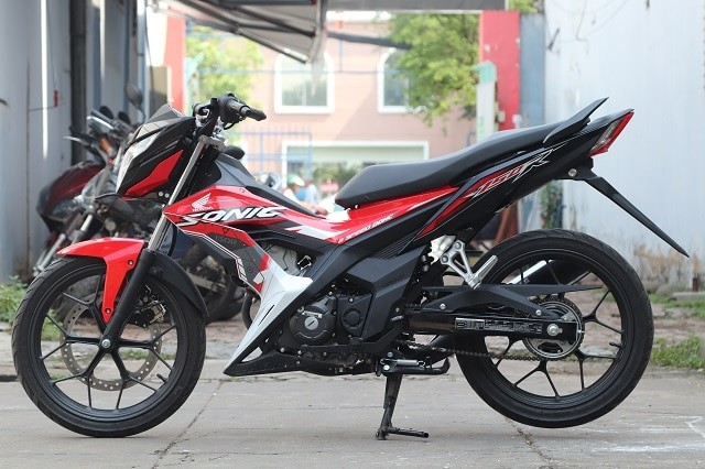 HONDA SONIC 150 TRẮNG ĐỎ ĐEN 2017